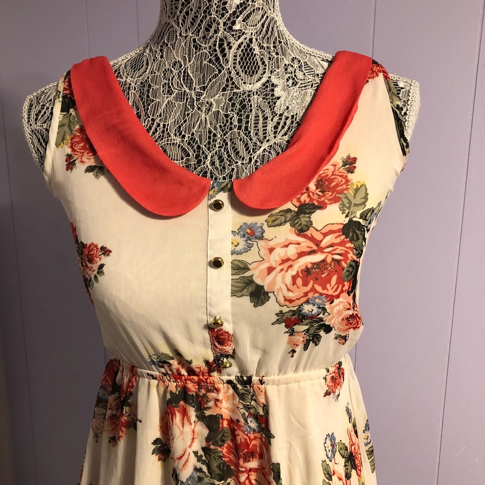 🙀last chance🙀 floral dress - Picture 2 of 4